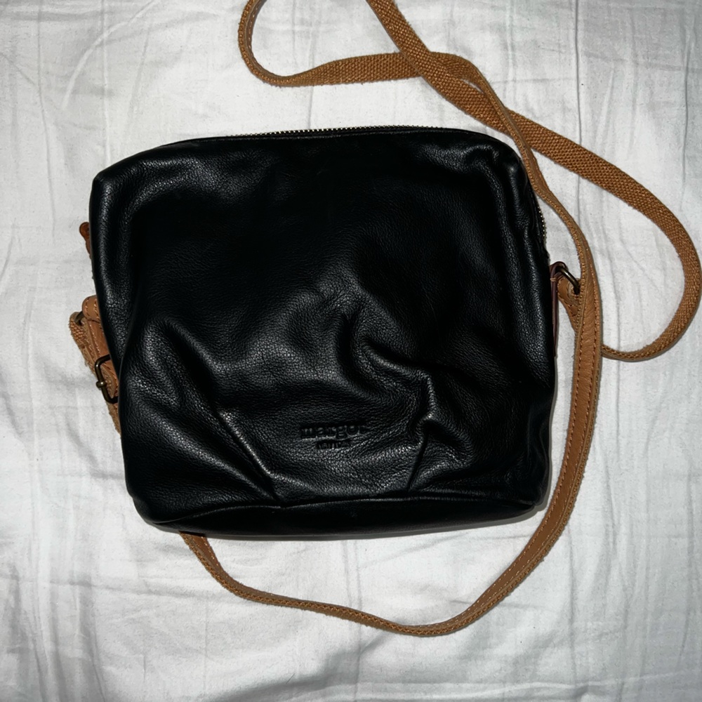 Black crossbody with brown strap